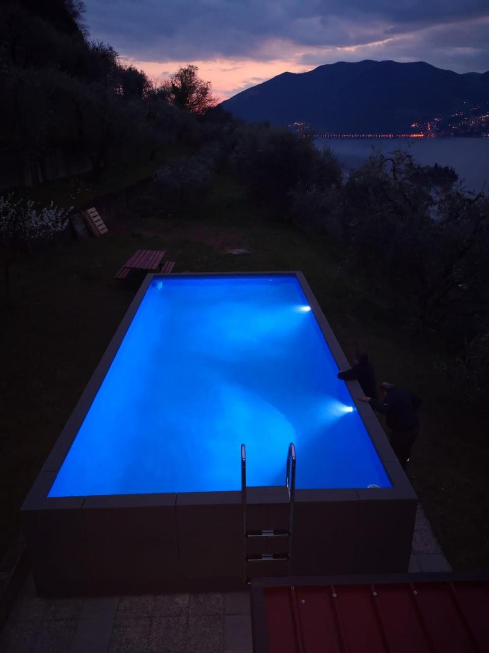 Magic On The Lake - Panoramic Marone Extérieur photo