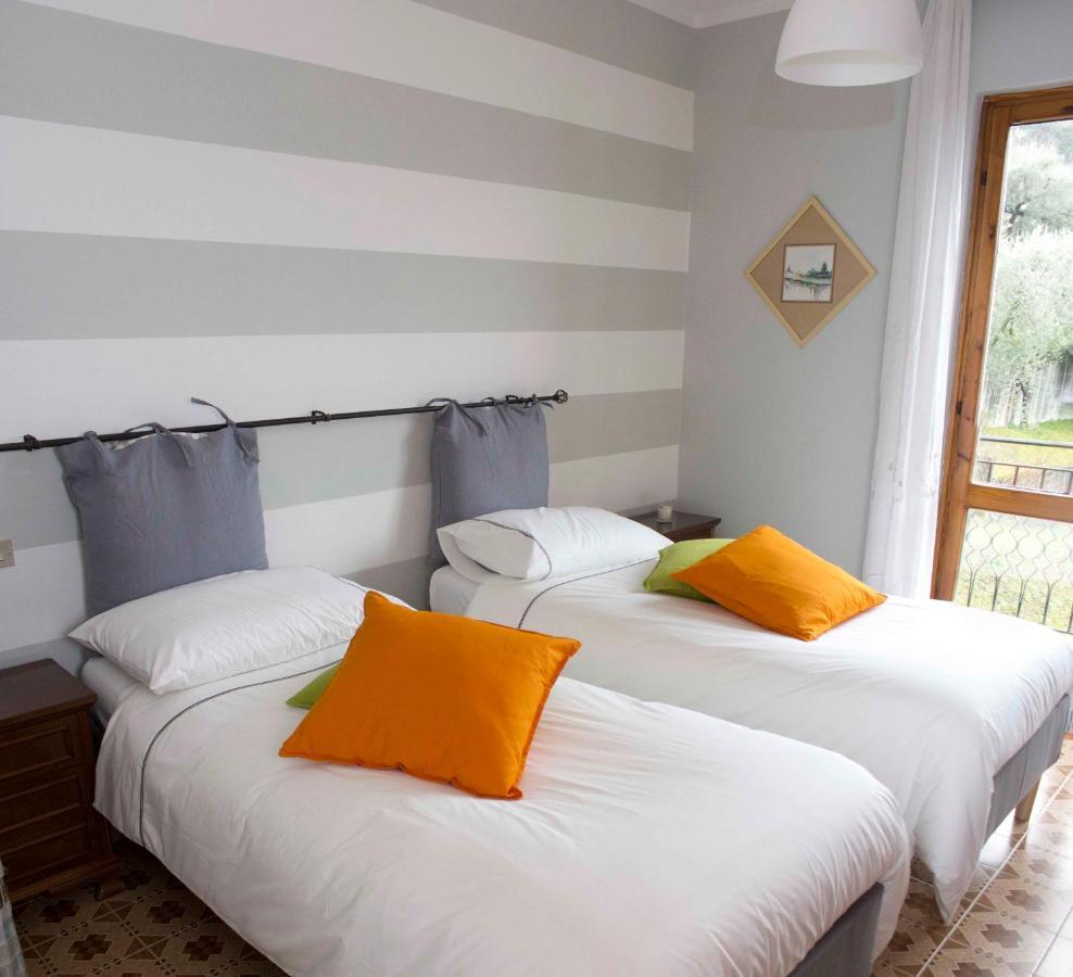 Magic On The Lake - Panoramic Marone Chambre photo